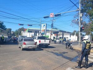 Clausuran tramo de la avenida Venezuela por 30 días por obras de la ANDE · Radio Monumental 1080 AM