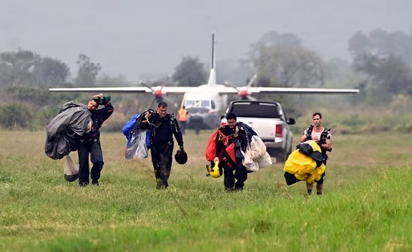 FF.AA. defienden alquiler de avión a hijo de Horacio Cartes