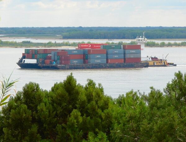 Paraguay y Argentina logran acuerdo que redefine tarifas para el peaje en la hidrovía - MarketData