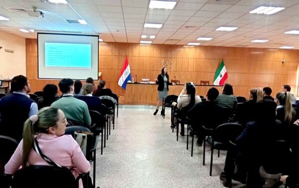 Diplomado Especializado en Niñez y Adolescencia continuó su desarrollo