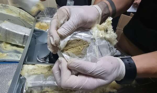 Incautan paquetes de cera de marihuana en encomiendas enviadas de EE.UU. a Paraguay - Policiales - ABC Color