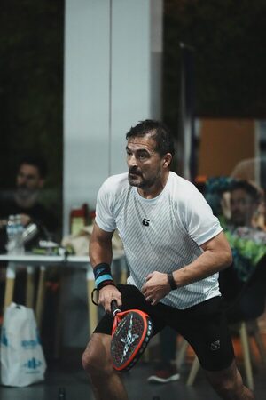 Futbolistas paraguayos triunfan en Argentina jugando al Padel