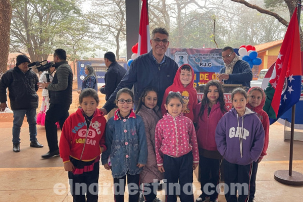Con recursos propios, intendente Acevedo sigue entregando grandes obras en escuelas del distrito de Pedro Juan Caballero - El Nordestino