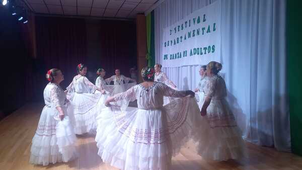 Éxito Rotundo en el Tercer Festival Departamental de Danzas de Adultos Mayores en Itapúa