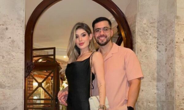Critican a exMiss Mundo por decir que es “accesorio” de su prometido