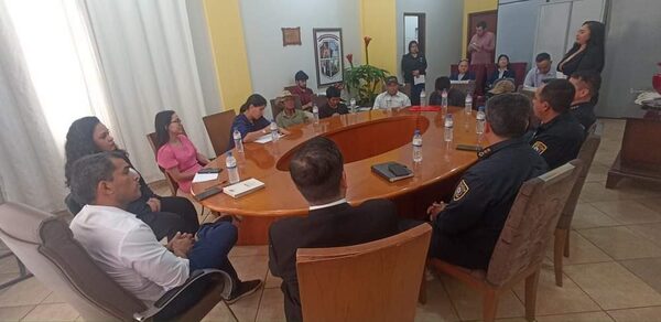 Se reúnen con líderes indígenas para combatir mendicidad infantil