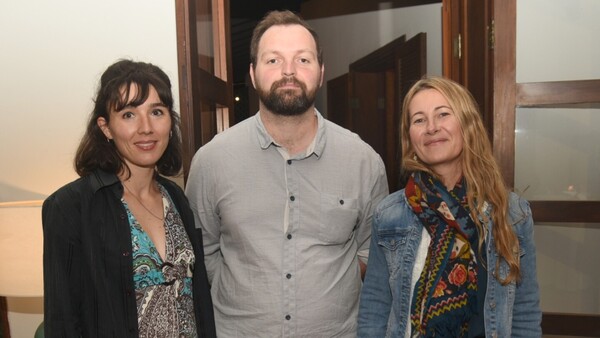 Agasajo de bienvenida a senadora de los franceses