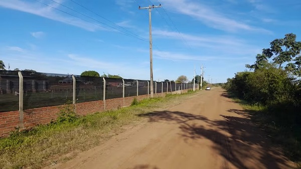 Denuncian trato preferencial de ANDE en propiedad de Jatar