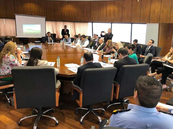 Ley de inscripción automática: paraguayos en el extranjero solicitan inclusión de 7.000 connacionales - Política - ABC Color