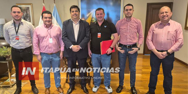 INTENDENTE DE TRINIDAD GESTIONÓ AMBULANCIA Y TRAMOS DE PAVIMENTO ANTE LA EBY - Itapúa Noticias