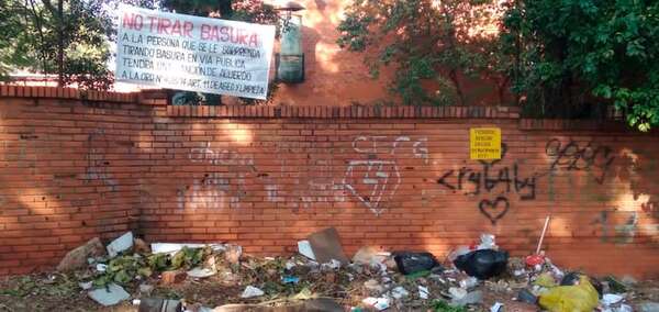 Mientras Nenecho no explica dónde está la plata, vecinos organizan pollada para arreglar calle - Nacionales - ABC Color
