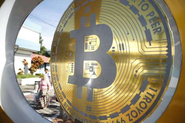 Las pérdidas por fraudes en criptomonedas aumentaron un 45 % en EEUU en 2023, según el FBI - Mundo - ABC Color