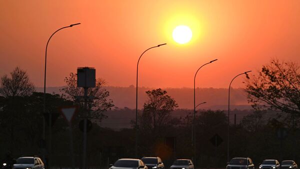 Humo de fuegos en Amazonía alcanza grandes ciudades de Brasil y se expande por el continente