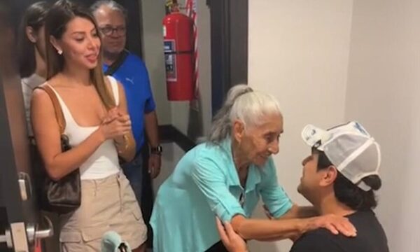 [VIDEO] Emocionante momento de la abuelita de Rocío Adorno: ¡Conoció a su ídolo Alejandro Palacio!