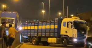 La Nación / Liberan el túnel Semidei tras vuelco de un tractocamión