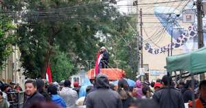 Diario HOY | Insólito: ‘sintechos’ designaban viviendas en la era Abdo y ahora presionan de vuelta