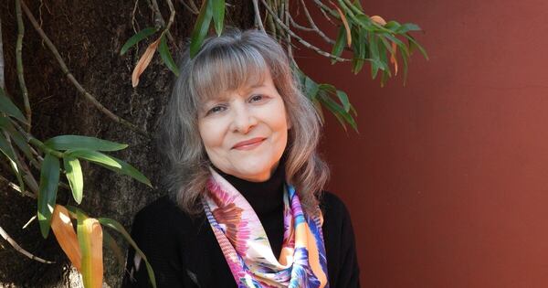 La Nación / María Irma Betzel lanza la colección de libros “Guardianes de la noche”