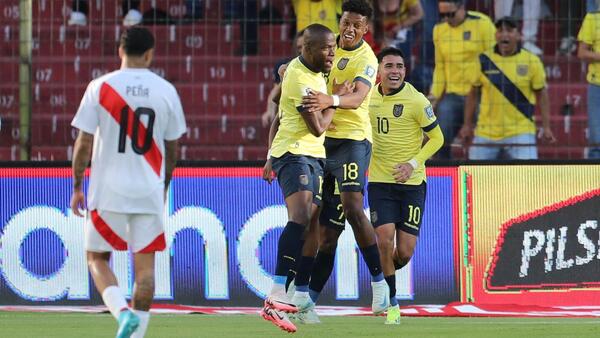 Ecuador se reencuentra con el triunfo y hunde a Perú