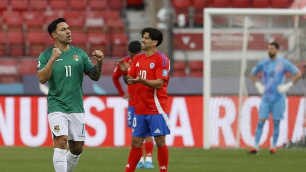 Bolivia da un golpazo y supera a Chile