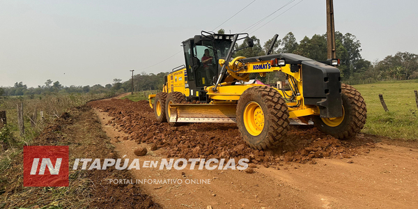CON ARDUO TRABAJO SE INAUGURÓ LA MOTONIVELADORA EN BARRERO GUAZÚ - Itapúa Noticias