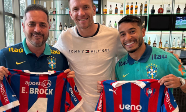 Jugador de la sele Brasil mostró en sus redes su regalo: Una camiseta de Cerro