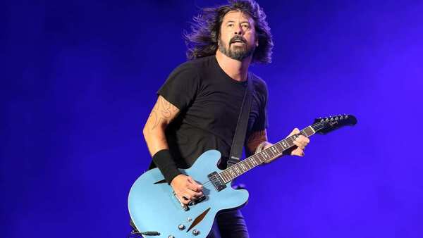 Dave Grohl, de Foo Fighters, revela que tiene un bebé fuera de su matrimonio
