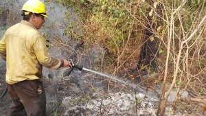 Guardaparques logran controlar un nuevo incendio en el Parque Nacional Cerro Corá - Nacionales - ABC Color