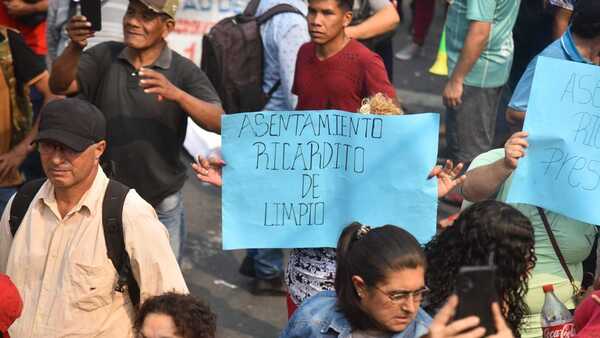 En audio filtrado presunta dirigente de Multisectorial presiona a beneficiarios de casas a plegarse a marchas