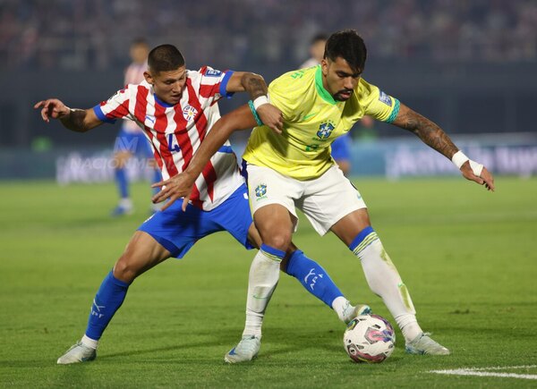 Versus / Alfaro contó que antes del inicio del combo ya definió que Juan Cáceres arrancaría ante Brasil