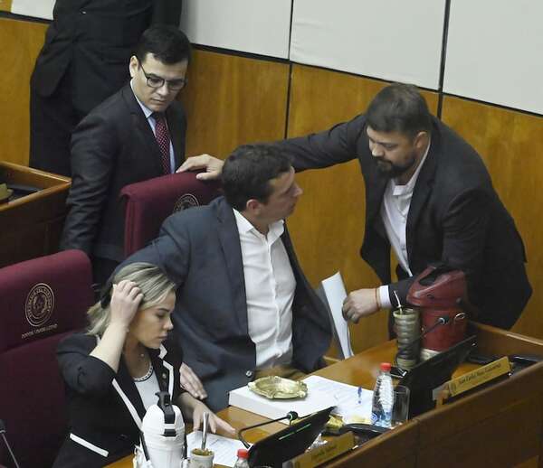 Exigen que la comisión “garrote” anti ABC sea abierta al público - Política - ABC Color