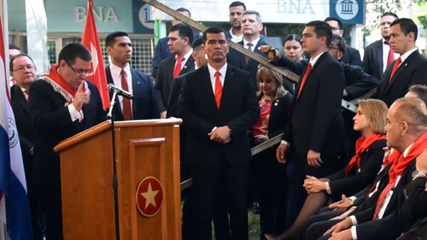 Dicen que grupos de ANR, a pesar de estar divididos, mantienen banderas