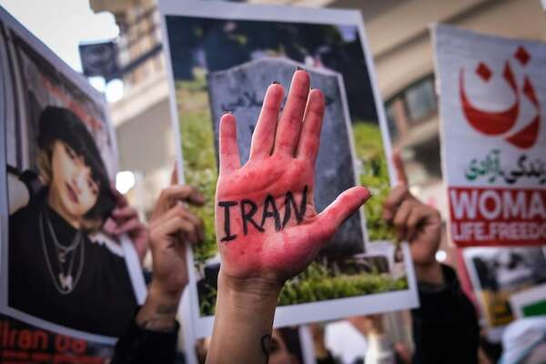 Amnistía Internacional denuncia impunidad en Irán por la represión de las protestas por Amini - Mundo - ABC Color