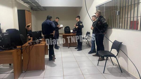 Guardiacárcel fue sorprendido “anclando” wifi a reclusos en el penal de Minga Guazú – Diario TNPRESS