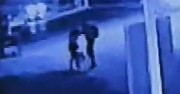 La Nación / Un hombre violó su arresto domiciliario y asesinó a su expareja en plena calle