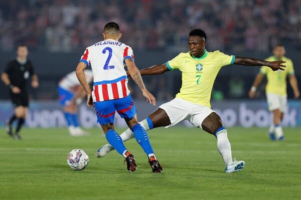 Versus / En Brasil destrozan a Vinicius tras perder con Paraguay: “No puede jugar solo por nombre”