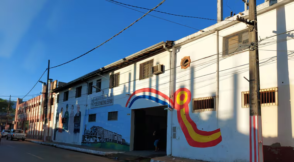 Adolescente de 13 años atacó con cuchillo a su compañero de colegio en San Lorenzo - Noticiero Paraguay