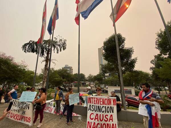 Municipalidad de Asunción: “indignados” exigen a Junta que apruebe hoy intervención - Política - ABC Color