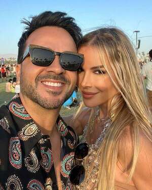 Luis Fonsi cumplió 10 años de casado con su “Flaquita” - Gente - ABC Color