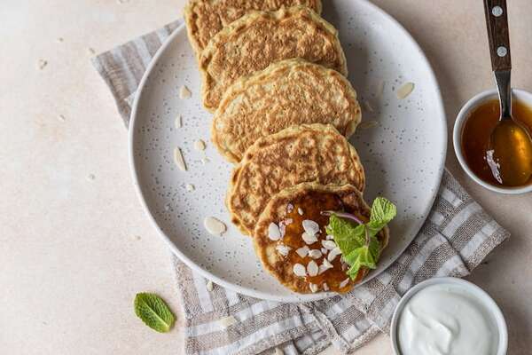 Elevá tu desayuno con estos panqueques de avena y queso - Gastronomía - ABC Color