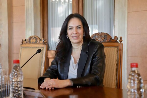 Ejecutivo designa a la ministra Claudia Centurión como nueva consejera paraguaya de Itaipu