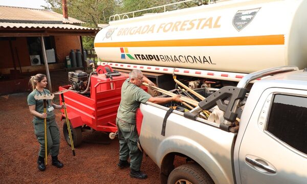 Guardaparques de ITAIPU apoyan en combate a incendios que se registran en el Chaco