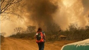 Evacúan a niños y mujeres de estancia en Bahía Negra: “Se nos viene encima el fuego”