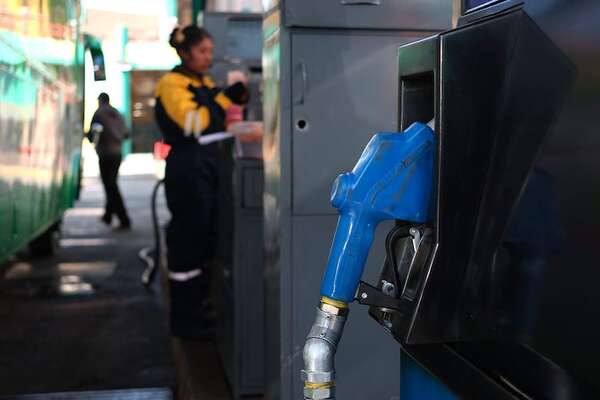 Bajante crítica: MIC asegura que no hay riesgo de desabastecimiento de combustible  - Economía - ABC Color