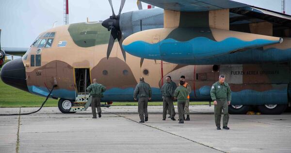 Diario HOY | Anuncian llegada de avión hidrante uruguayo para apoyo a combate contra el fuego
