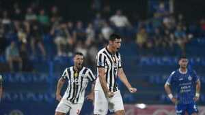 Libertad sufre para vencer al colista Sol de América
