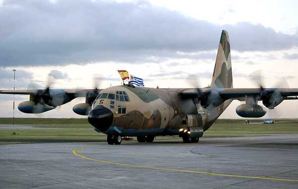 Gobierno anunció la llegada de avión hidrante para combatir incendios en el Chaco - Unicanal