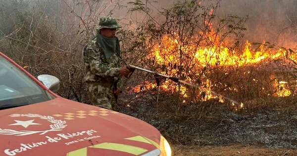 La Nación / “El fuego está llegando”: evacúan a mujeres y niños de establecimiento ganadero de Bahía Negra