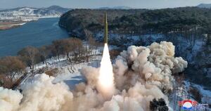 La Nación / Corea del Norte prueba su armamento y lanza varios misiles balísticos de corto alcance