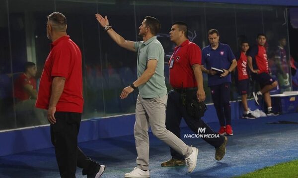 ¿Fue un besito de despedida de Manolo en la Nueva Olla?