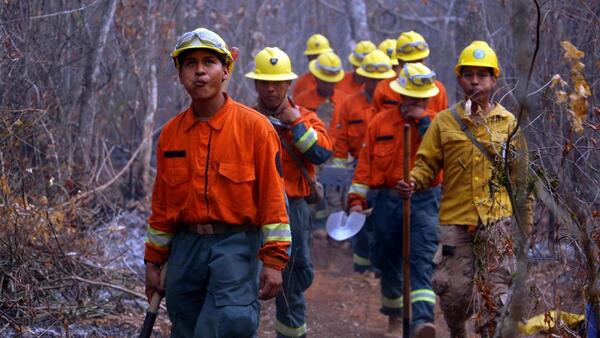 Humo de los incendios forestales ahoga a comunidades enteras en el oriente de Bolivia